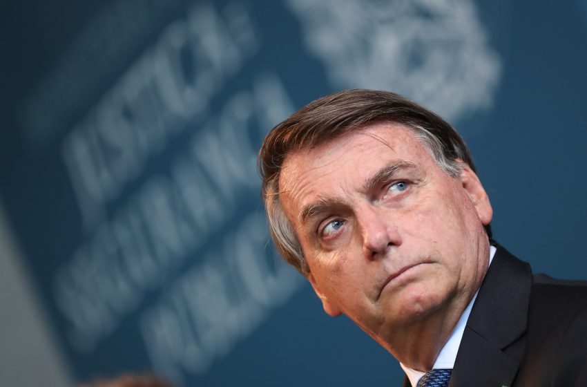  Bolsonaro admite não ter provas de fraude e volta a atacar o presidente do Tribunal Superior Eleitoral