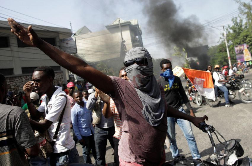  Haiti. Funeral do PR assassinado marcado por tiros e lançamento de gás lacrimogéneo