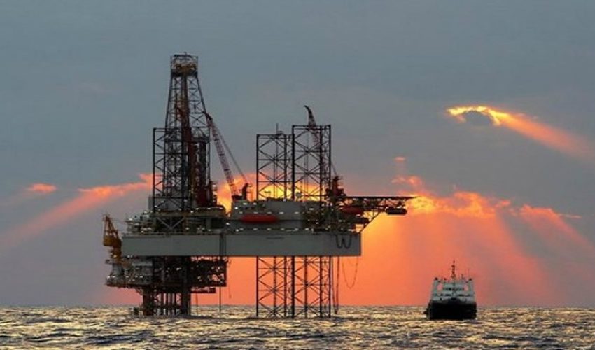  Venda do petróleo bruto baixou 3,9 biliões de barris no último trimestre de 2021