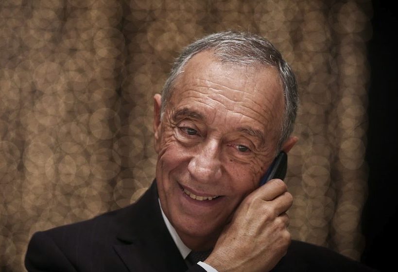  Marcelo Rebelo de Sousa e Adalberto Costa Júnior falam ao telefone sobre democratização de Angola