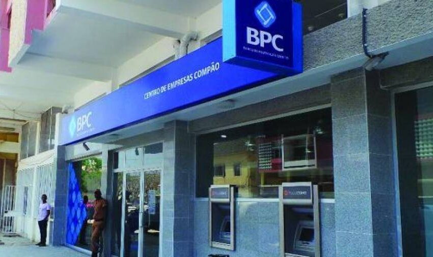  Ex-funcionário do BPC detido por concessão indevida de crédito de 30 milhões de kwanzas a uma cliente