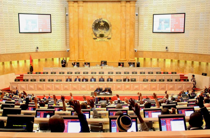  MPLA e UNITA continuam desencontrados na aprovação do OGE. Maior partido na oposição justifica ‘chumbo’ com a “indignação do povo”