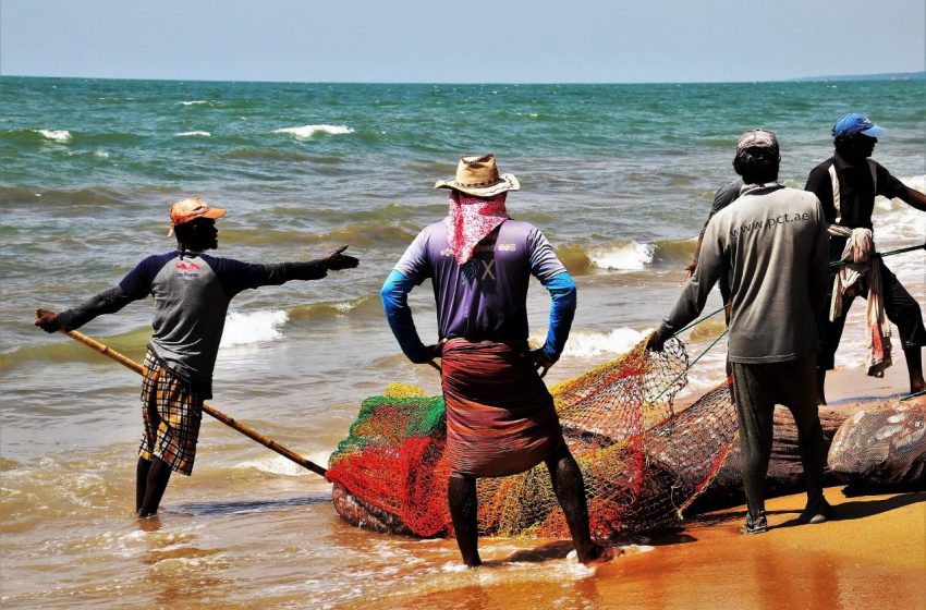  Marginais voltam a assaltar embarcações na costa de Luanda disfarçados de pescadores