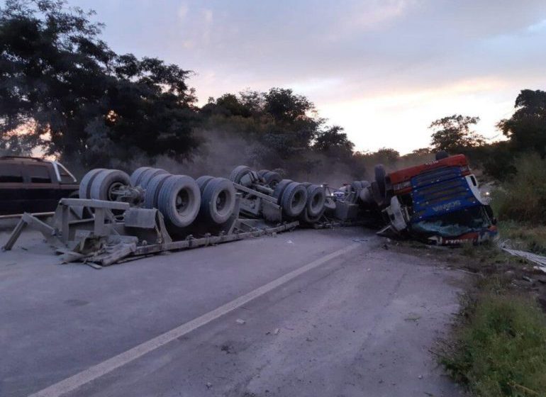  Capotamento de autocarro causa a morte de dois funcionários da Biocom em Malanje