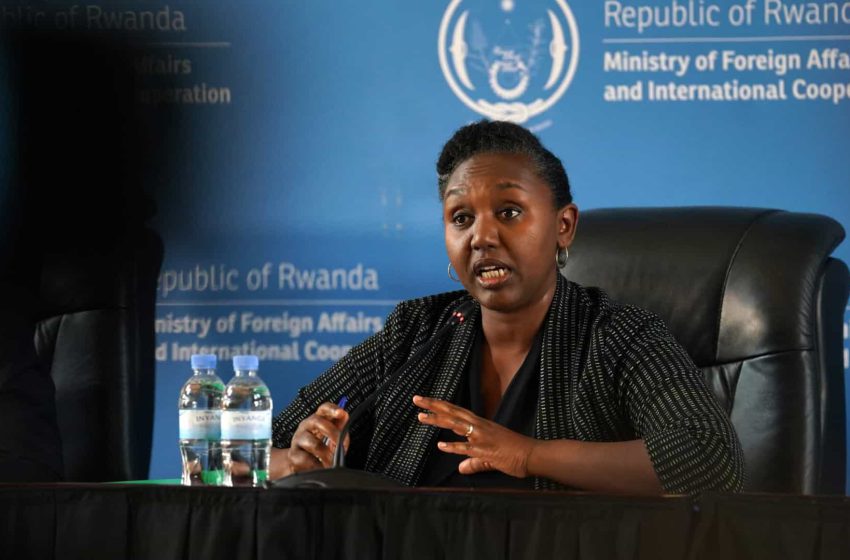  Rwanda lamenta cancelamento do 1.º voo de migrantes e reitera compromisso