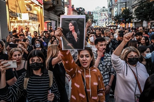  Irão. Activistas apelam à realização de manifestações em massa neste sábado