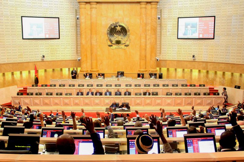  MPLA acciona maioria parlamentar para impedir debate sobre a greve dos professores proposto pela UNITA