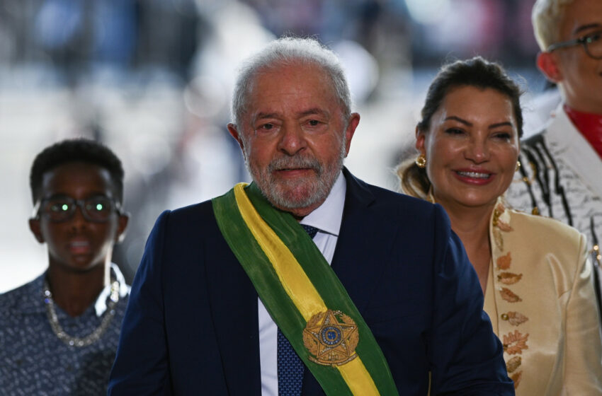  Brasil. Lula promete “governar para os 215 milhões de brasileiros e brasileiras”