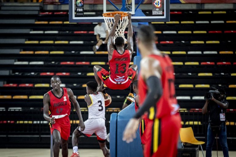  Angola vence Uganda e coloca-se a um passo do Mundial de basquetebol