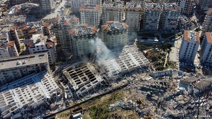  Turquia. Uma dezena de pessoas detidas após colapso de edifícios