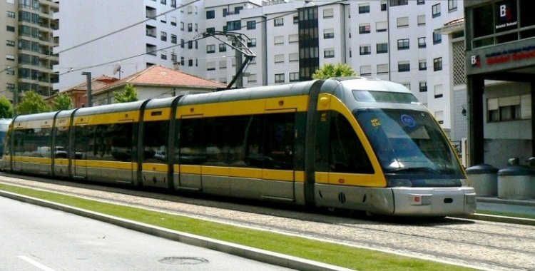  Governo aprova despesa de 1,3 mil milhões de euros para concepção da Linha Amarela do Metro de Superfície de Luanda