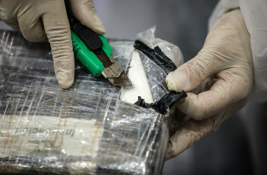  SIC apreende no Aeroporto 4 de Fevereiro nove kg de cocaína com destino a Luanda e a África do Sul