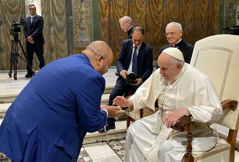  Paulo Flores no Vaticano pede ao Papa Francisco bênção para Angola