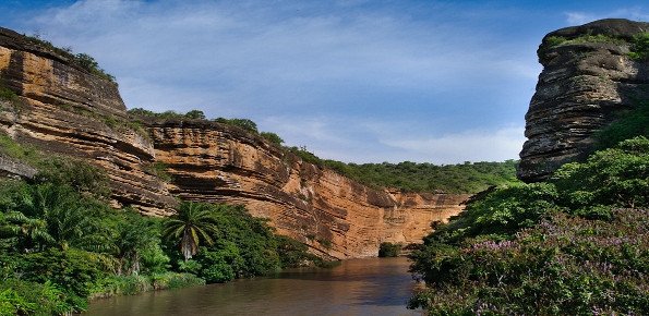  Mais uma despesa por ajuste directo e desta vez de 118 milhões kz para a construção urgente de uma passagem hidráulica sobre o rio Nhame