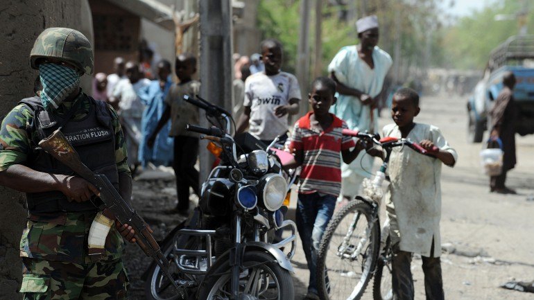  Nigéria. Cinco mortos e 11 feridos em ataque jihadista