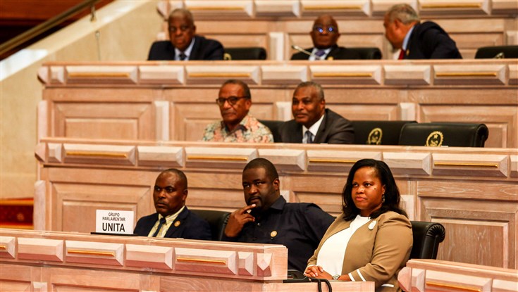  UNITA abandona Plenário da Assembleia Nacional e acusa MPLA de pretender conservar o poder através do controlo da CNE e do Tribunal Constitucional
