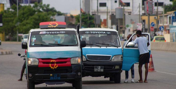  Taxistas ponderam paralisar serviços a partir de segunda-feira caso o governo não oficialize a nova tarifa