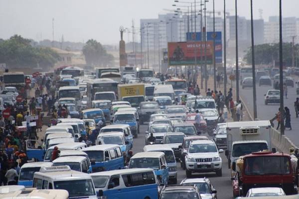  Cooperativas de táxis de Luanda ameaçam paralisar actividade nos dias 25 e 26 de Março