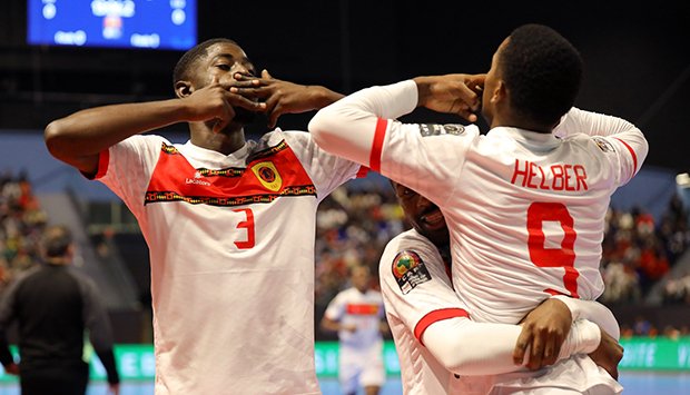  Angola faz história e classifica-se pela primeira vez para uma final do Campeonato Africano de Futsal