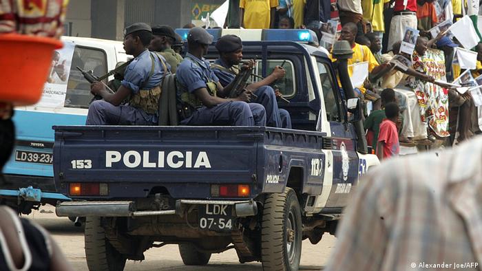  Comando Provincial de Luanda da Polícia Nacional manda intensificar patrulhamento nas paragens de táxi devido à subida do preço do gasóleo