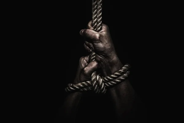  Cidadão na Huíla suicida-se após perder emprego numa mina de exploração de nióbio no município de Quilengues