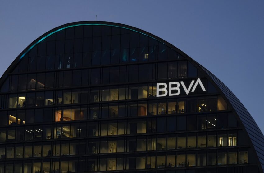  João Lourenço volta a recorrer a mais um empréstimo de 83,4 milhões de euros do banco espanhol Bilbao Vizcaya para electrificar duas regiões no Bengo