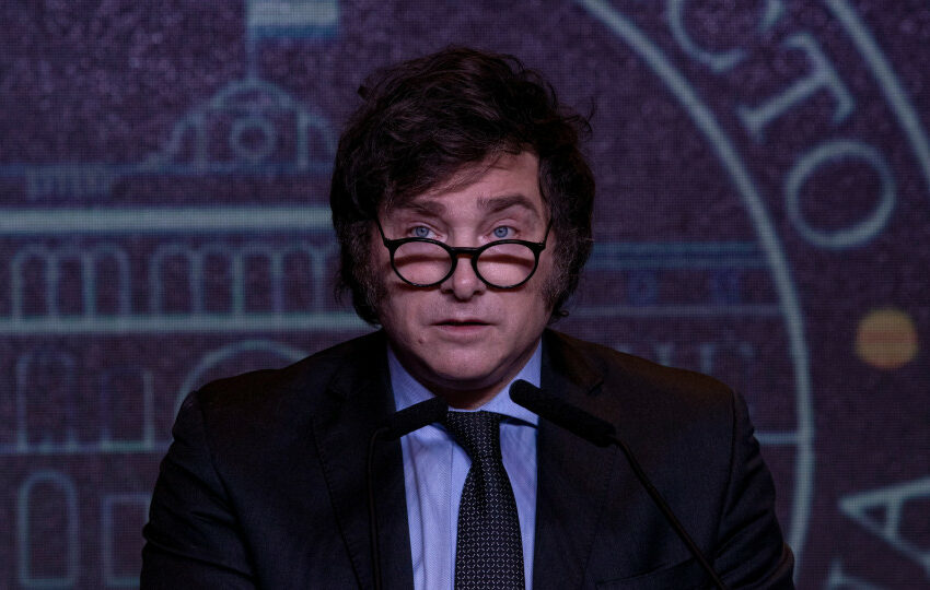 Argentina. Javier Milei anuncia que vai despedir mais 50 mil funcionários públicos