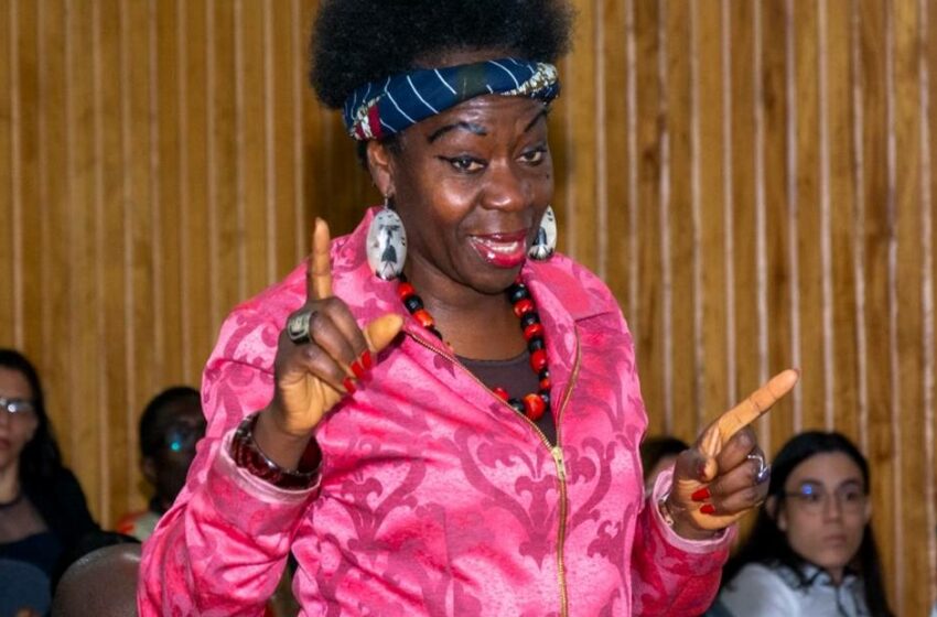  Governo mandou suspender participação de Angola nas actividades do ‘Dia de África’ por conta da presença entre os convidados de Luzia Moniz, uma voz crítica a João Lourenço