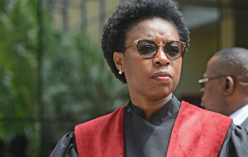  Moçambique. Procuradora-geral denuncia intimidações a magistrados