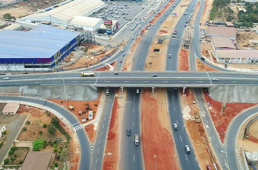  PR autoriza construção de uma nova estrada que vai ligar o novo Aeroporto Internacional de Luanda ao Zango. Empreitada vai custar mais de 200 milhões USD