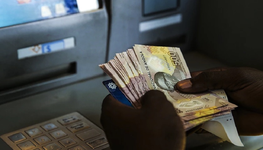  Levantamento diário nos Caixas Automáticos passa para 120 mil kwanzas