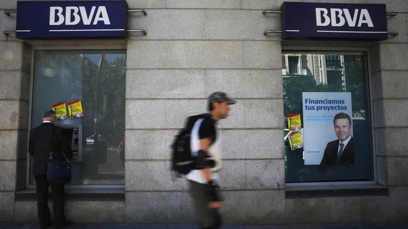  Angola está em conversações com o banco espanhol BBVA para empréstimo de até mil milhões USD para largar dependência do petróleo, avança a Bloomberg