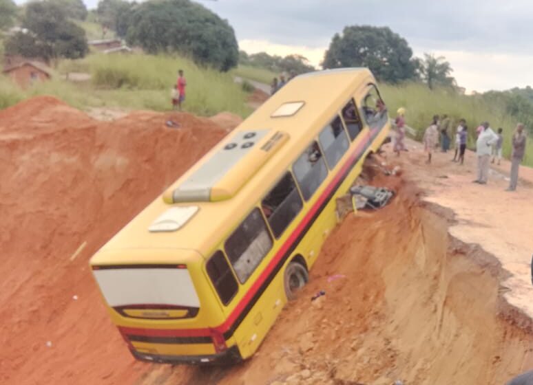  Despiste de autocarro no Uíge causa oito mortos e deixa 27 feridos