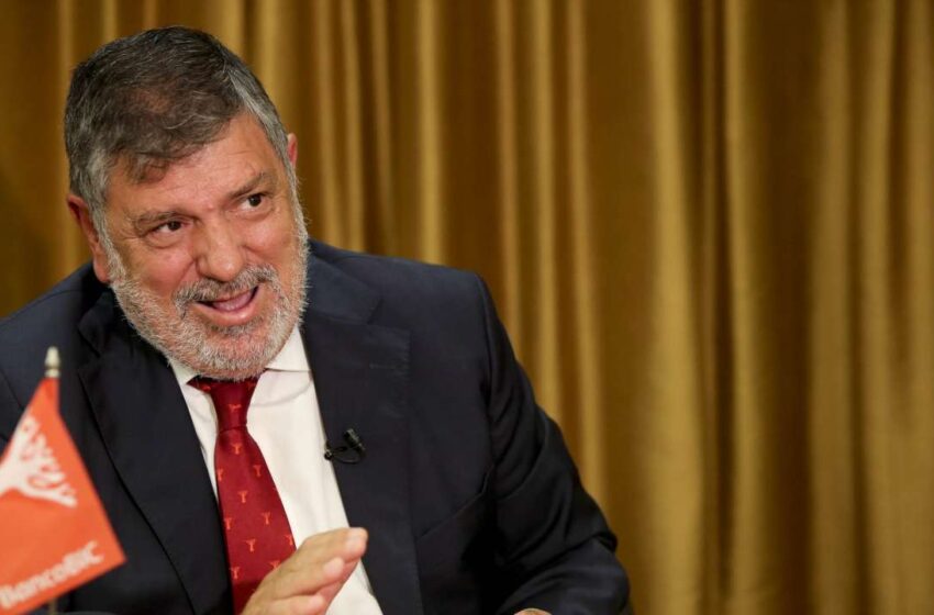  Banqueiro Fernando Teles pede juízo aos políticos angolanos antes que o país se afunde ainda mais