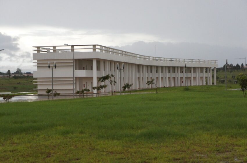  PR autoriza empréstimo de 136,5 milhões de euros para execução de obras na Universidade José Eduardo dos Santos