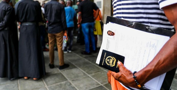  SIC desmantela rede criminosa que burlou várias pessoas em mais de 30 milhões kz com emissão de vistos falsos para o Brasil
