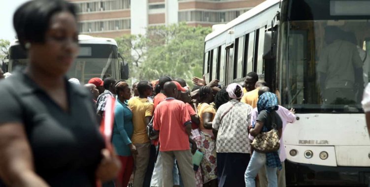  Entendimento entre governo e bureau sindical de trabalhadores trava greve na TCUL