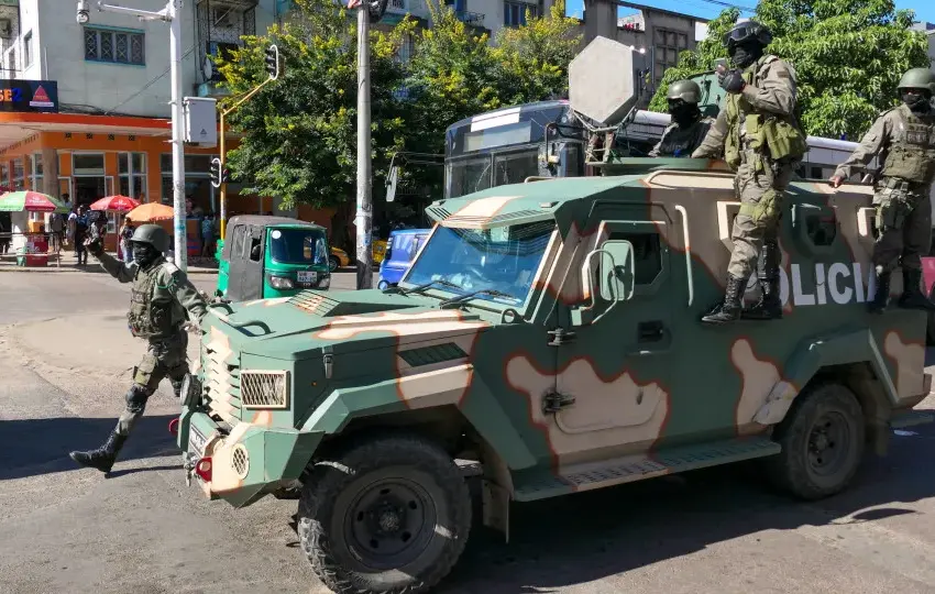  Moçambique. Governo lamenta homicídio de polícias e demarca-se do crime