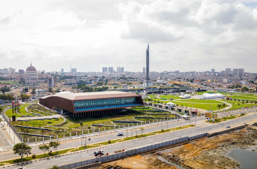  Presidente João Lourenço inaugura Salão Protocolar da Presidência da República na Praia do Bispo