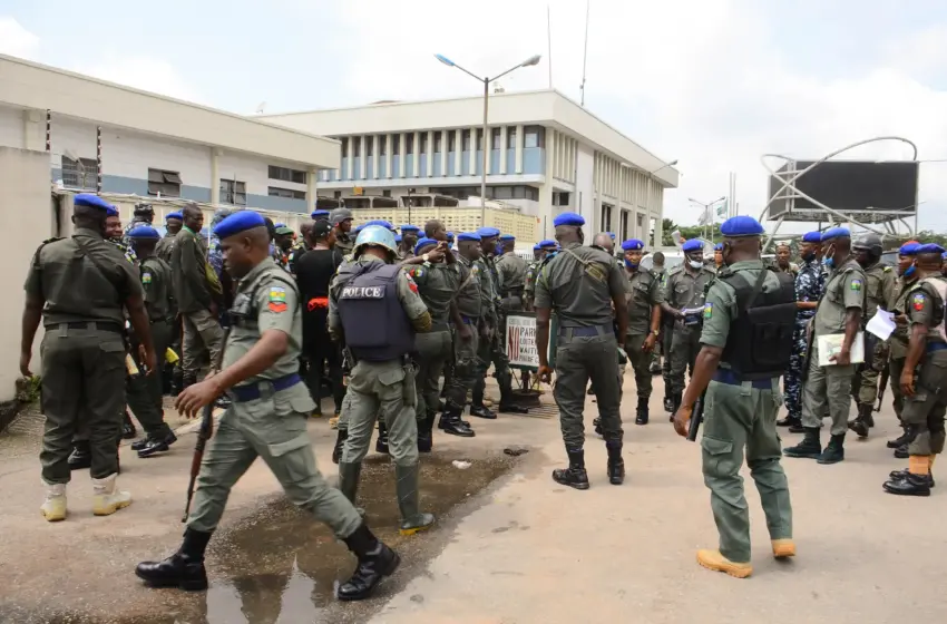  Benim. Treze militares detidos após tentativa de golpe de Estado