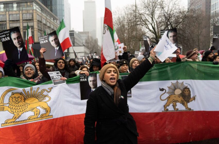  Irão. Pelo menos dois mil pessoas foram mortas durante manifestações